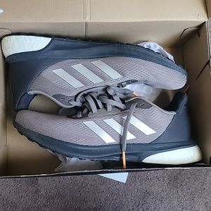 Adidas Astrarum M size 9.5  olvie green color